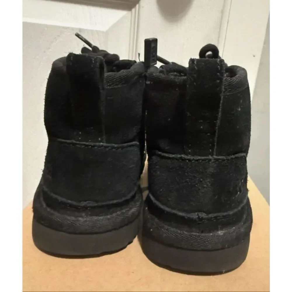 Ugg neumel II child’s size 9